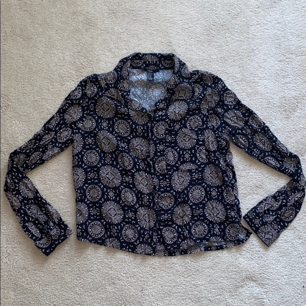 Patterned button down collar shirt